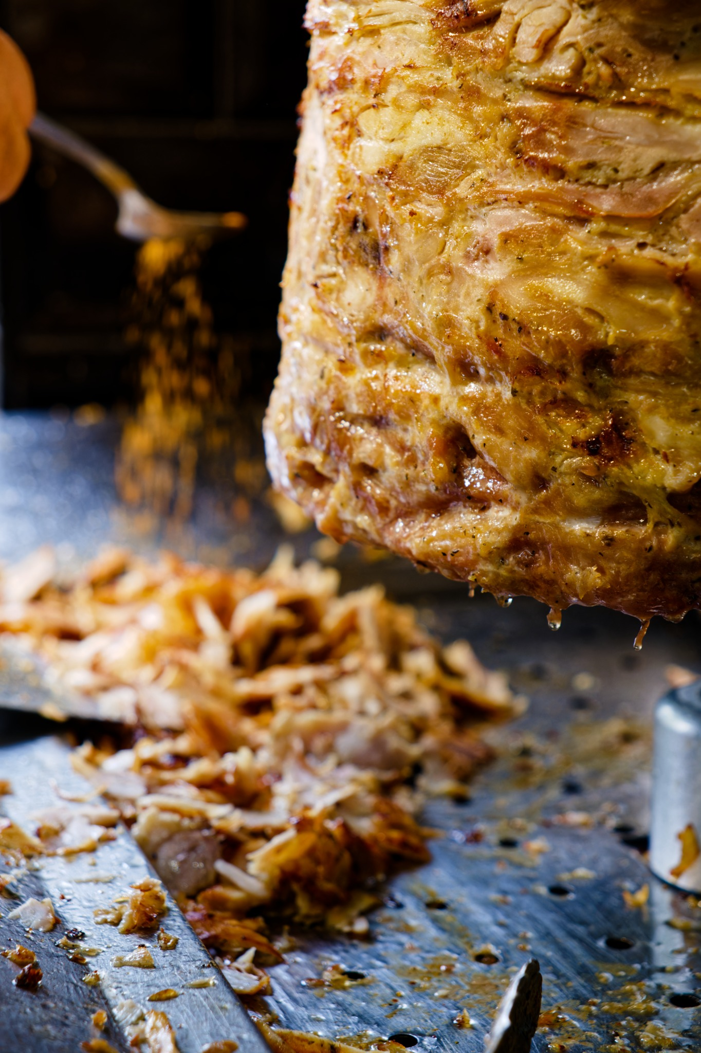 Frisch geschnittenes Chicken vom Spieß